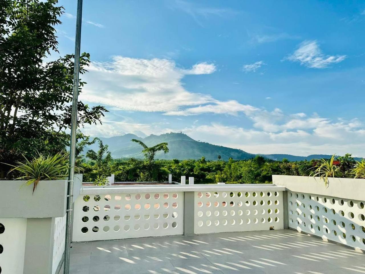 Raing Phnom Bungalow 贡布 外观 照片
