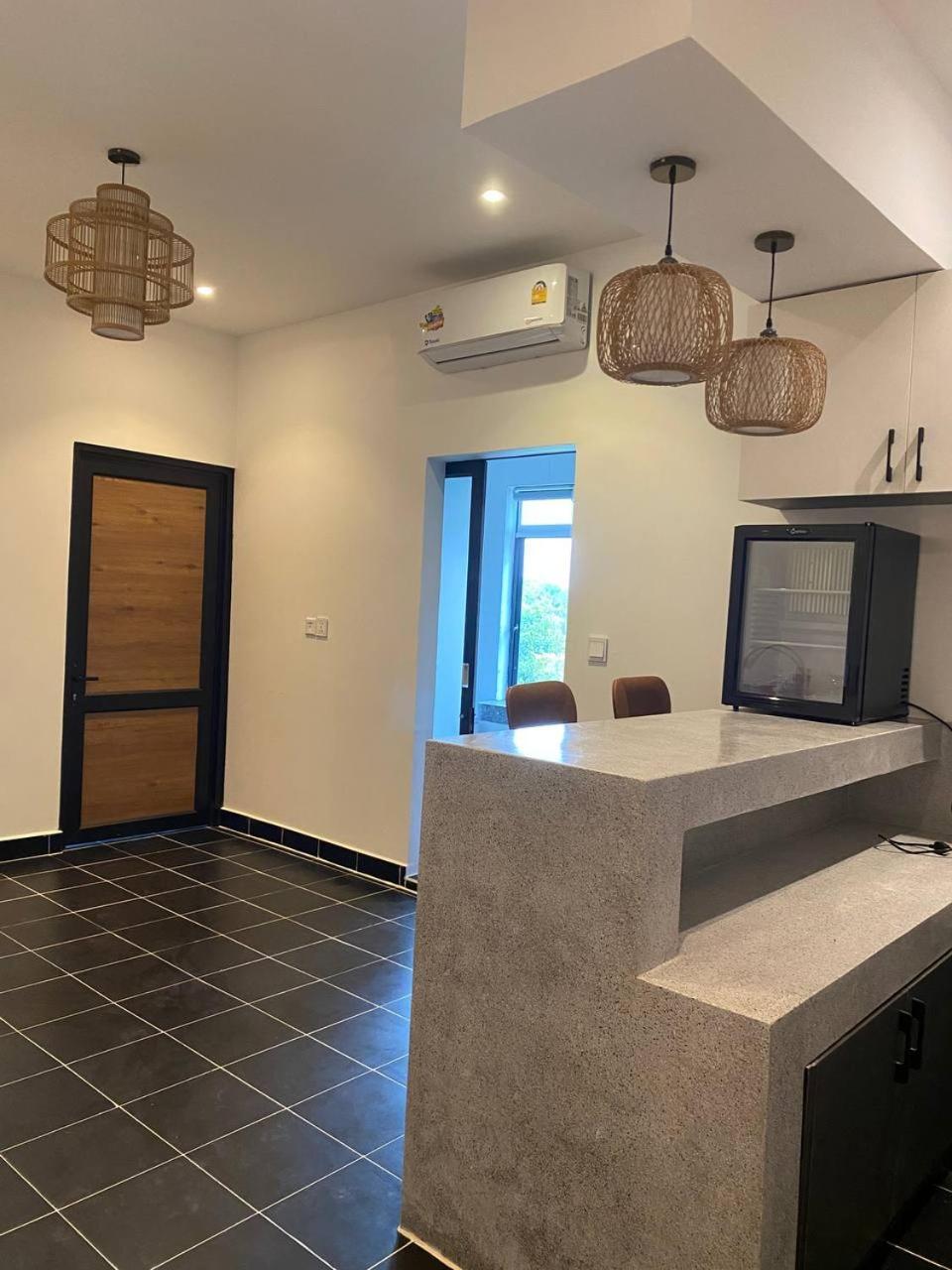 Raing Phnom Bungalow 贡布 外观 照片